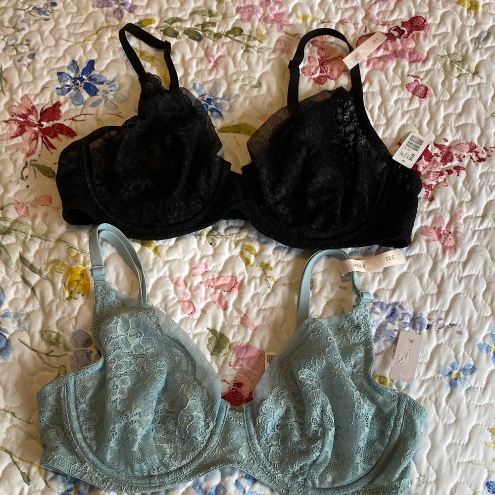 Black C 34 or Light Blue C 32 Lace Bras by R Line underwire adjustable straps